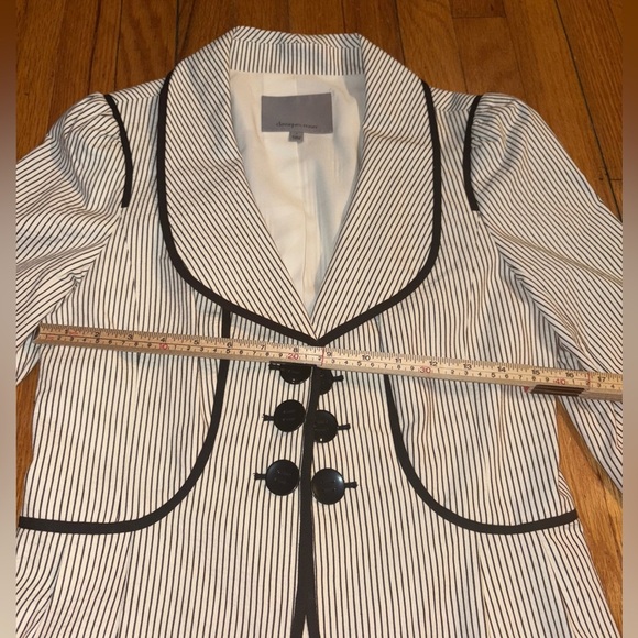 Classiques Entier Blazer | Nordstrom Exclusive | Timeless Elegance - Picture 6 of 8